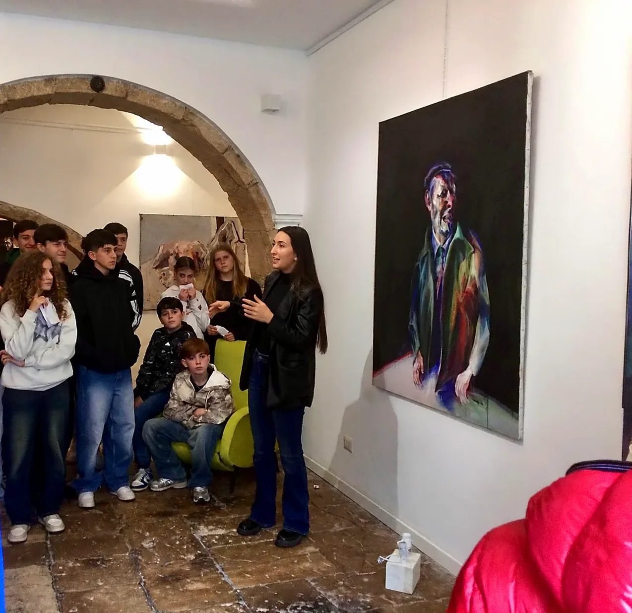 Attività didattica con studenti nella galleria