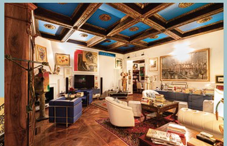 Salone di Palazzo Petrecca de Lellis con soffitto decorato